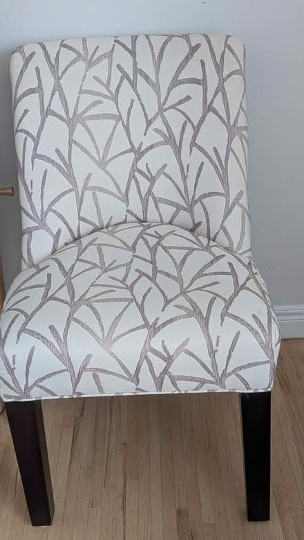 Photo of free Chair pristine (West End, Vancouver) #1