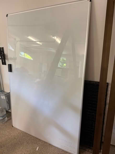 Photo of free Very large whiteboard (West Menlo Park) #1