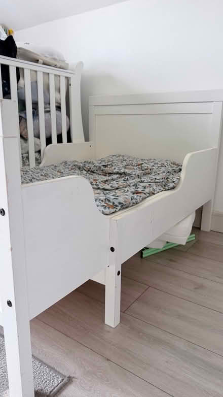 Photo of free IKEA extendable bed frame (Thornton Heath CR7) #4