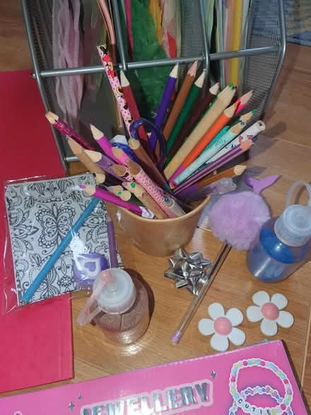 Photo of free Arts crafts bits pencils bracelet (Luton) #2