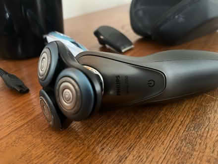 Photo of free Philips Series 7000 razor (Coombe KT3) #2