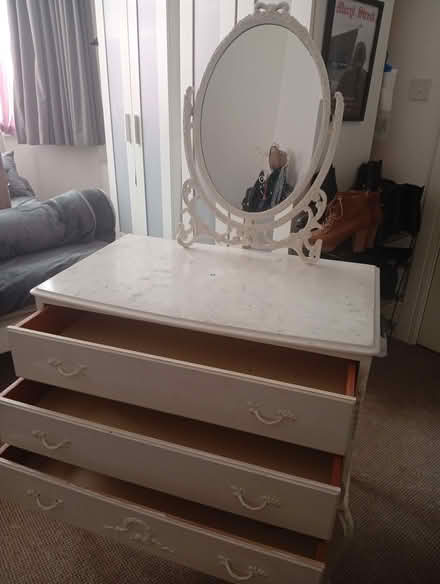 Photo of free vanity table and mirror (Dyke Road area BN1) #2