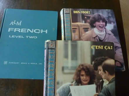 Photo of free high school-level French textbooks (North Plainfield) #1
