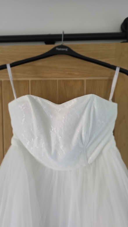Photo of free Wedding dress brand new (CW2 wistaston) #2