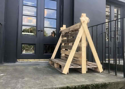 Photo of free Pallet (upright) (Bellevue EH7) #1