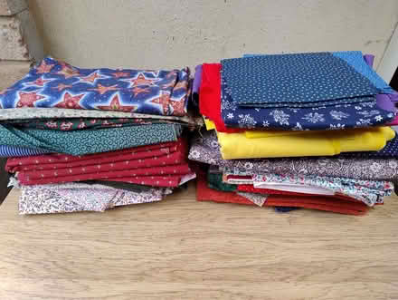Photo of free patchwork fabric (Staveley HG5) #1