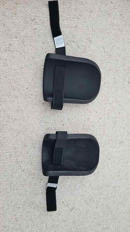 Photo of free knee pads (Letchworth town centre) #1