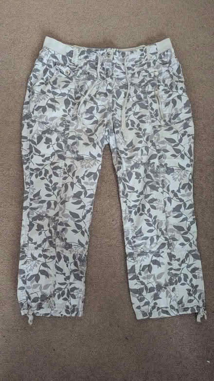 Photo of free Capri trousers (CR0) #1