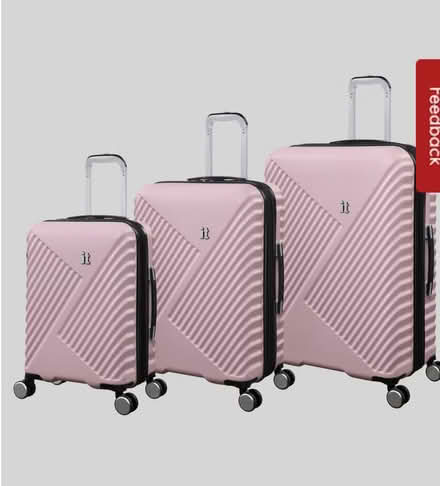 Photo of suitcases (Nw41 by Nw41by) #1