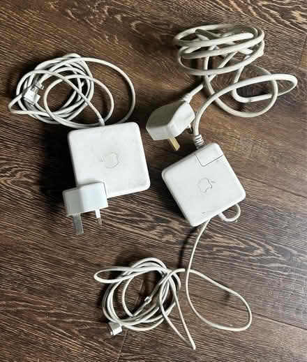 Photo of free Apple Mac chargers (Chigwell IG7) #1