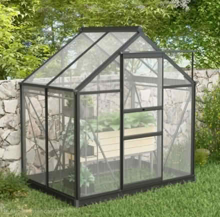 Photo of Small sized greenhouse (Burton-upon-Trent DE14) #1