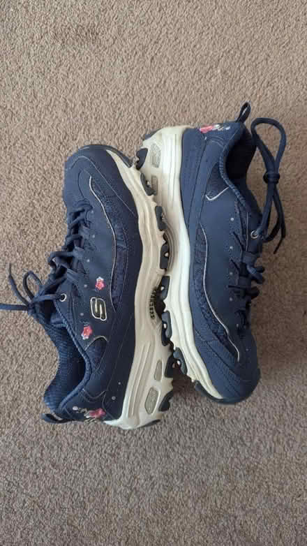 Photo of free Skechers (CR0) #2