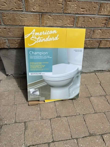 Photo of free New toilet seat (Orleans) #1