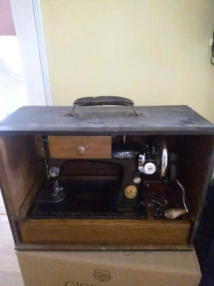 Photo of free Singer Hand Operated Sewing Machine (Mickleton GL55) #1