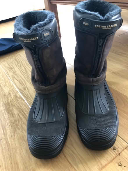 Photo of free Insulated boots Size 9 (CV22 - near centre of Rugby) #3