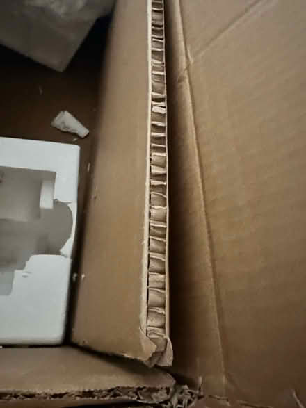 Photo of free Big strong cardboard box (LU5 5HX) #3