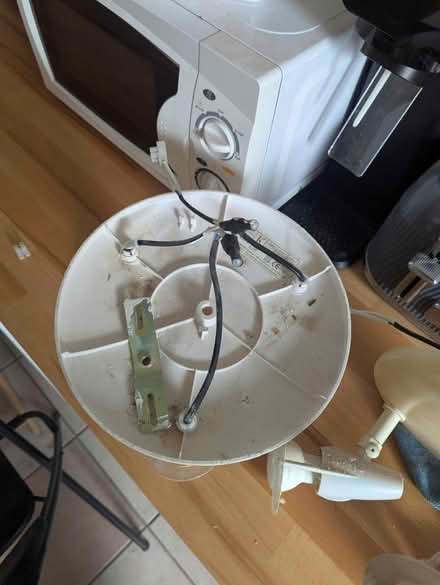 Photo of free Kitchen lights (chesterfield S41) #2