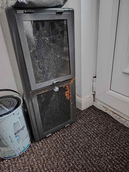 Photo of free horizontal metal display cabinet (Matlock DE4) #1