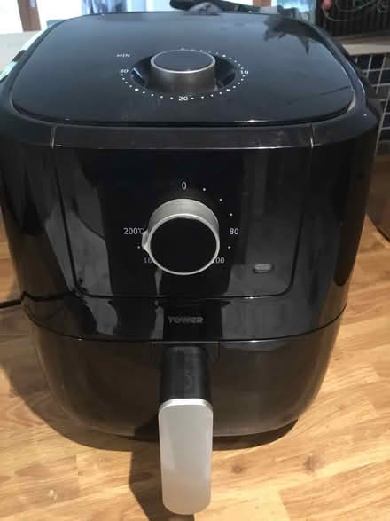Photo of free Airfryer - old but works (SG6) #1