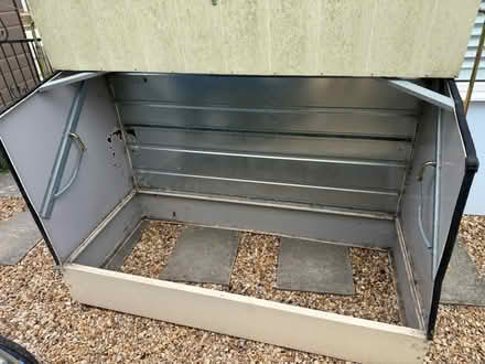 Photo of free Metal storage box (PE14) #4