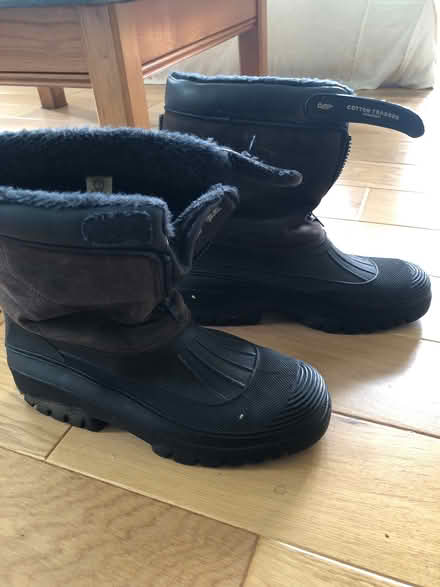 Photo of free Insulated boots Size 9 (CV22 - near centre of Rugby) #1