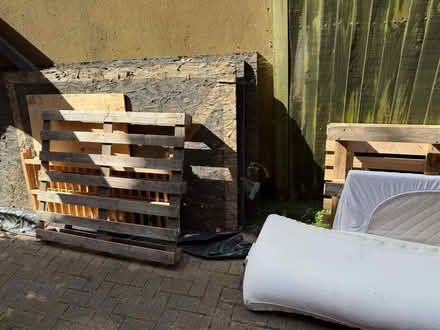 Photo of free Wood and chipboard (N20 9ar) #1