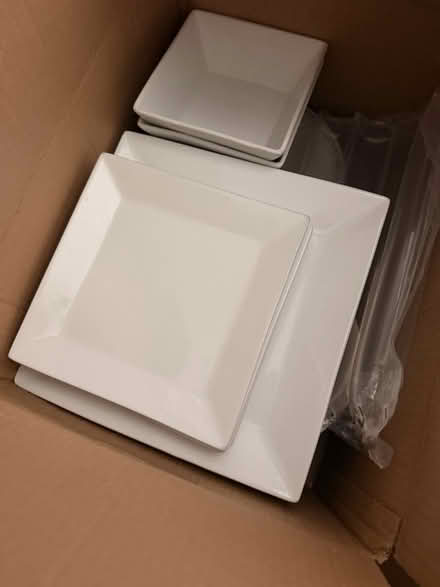 Photo of free plates and bowls (Wybourn S2) #2