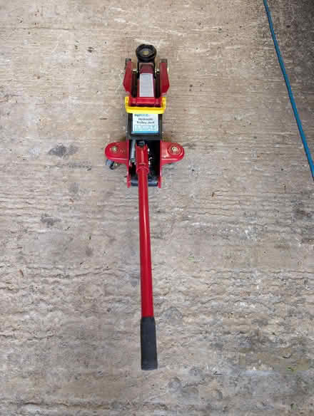 Photo of free 2 ton hydraulic car jack (Bear Flat BA2) #2