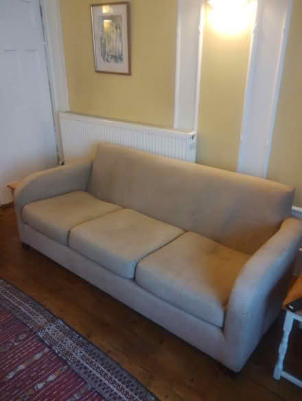 Photo of free sofa (Willesden Green) #1
