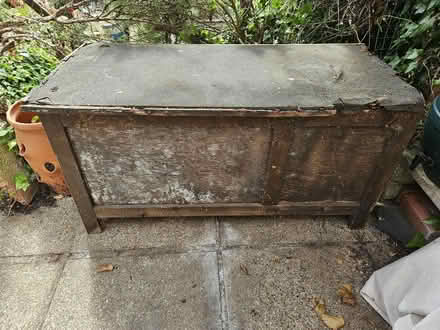 Photo of free Wooden rabbit/guinea pig hutch (Earley RG6) #1