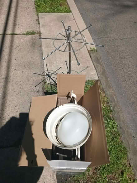 Photo of free Item Display & Fan Parts (Yeadon) #1