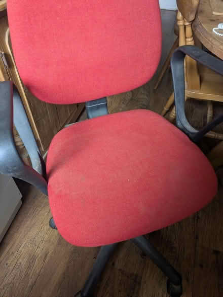 Photo of free Swivel chair (Grantham) #4