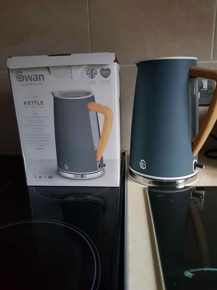 Photo of free Swan kettle (Northallerton DL7 8TU) #1