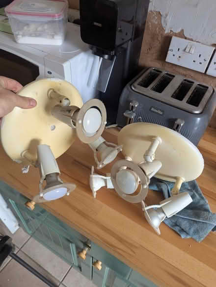Photo of free Kitchen lights (chesterfield S41) #1