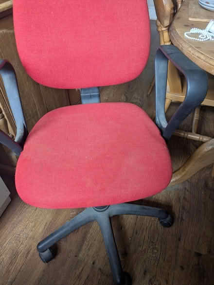 Photo of free Swivel chair (Grantham) #3