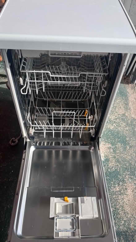 Photo of free Slim dishwasher (Hemel HP2) #2