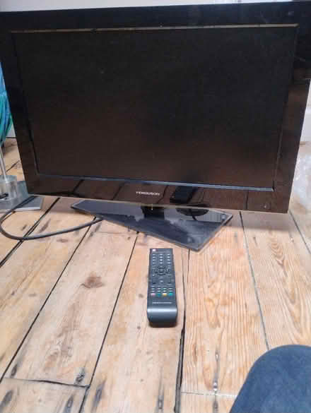 Photo of free TV with DVD player (Dumbarton road La13bx) #1