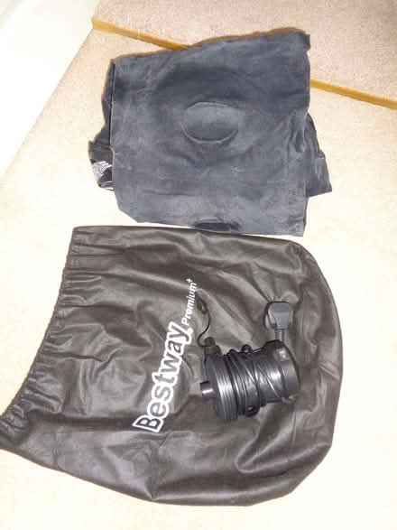 Photo of free Single blow up bed (Bare LA4) #1