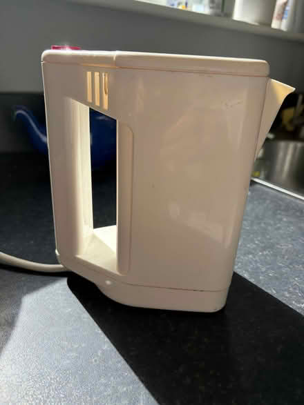 Photo of free Small/travel kettle (Longbarn WA2) #3