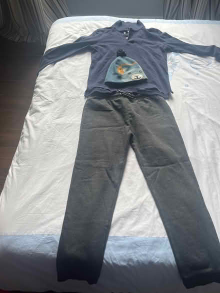 Photo of free Clothes 8/10y old (W9) #1