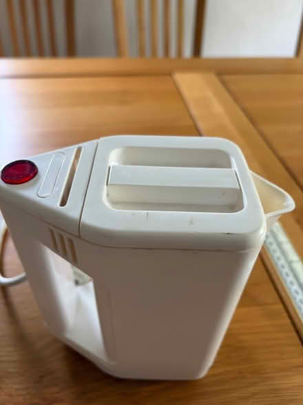 Photo of free Small/travel kettle (Longbarn WA2) #2