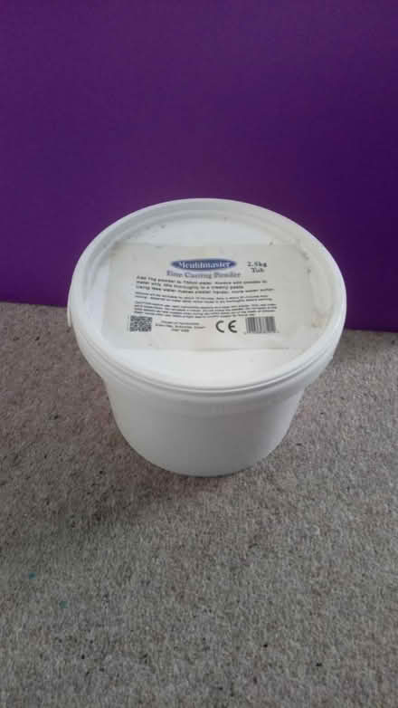 Photo of free Modelling powder (Horsham, near Bennetts Field) #1