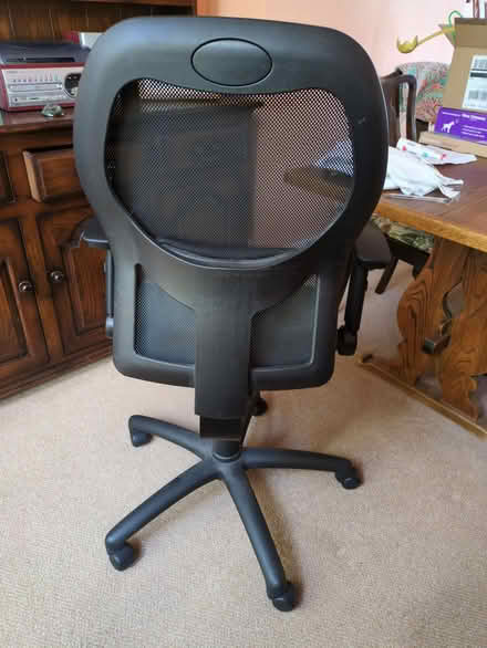 Photo of free Good quality office chair (Botley OX2) #3