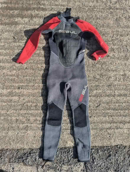 Photo of free Child's wetsuit (BS7) #1