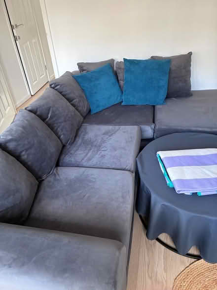 Photo of free Beautiful sofa L big one (Bromley by Kent) #4