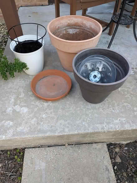 Photo of free Planters (Oakbrook Terrace) #1