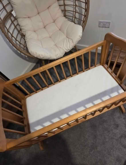 Photo of free Rocking crib/cot (En76fa) #2