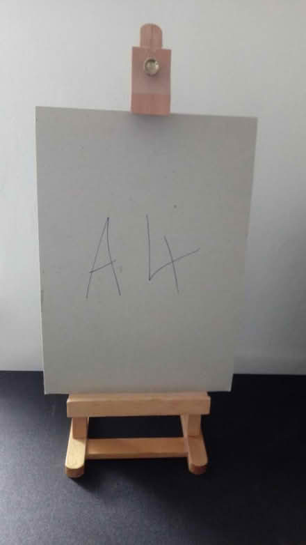 Photo of free A4 stand (Horsham, near Bennetts Field) #1