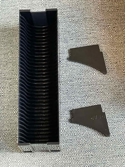 Photo of free slide projector and screen (Stratford-upon-Avon CV37) #4