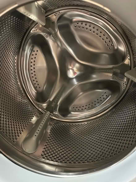 Photo of free Hotpoint Grey washing machine 8kg (Epsom KT18) #2